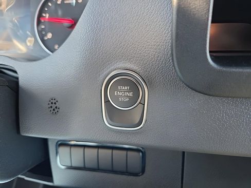 Used 2025 Mercedes-Benz Sprinter 2500 image 16