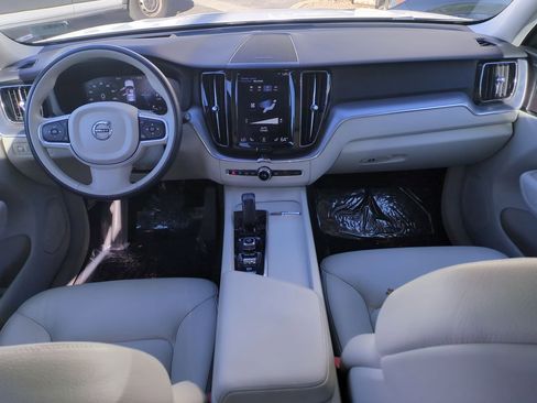 Used 2020 Volvo XC60 T8 Momentum image 29