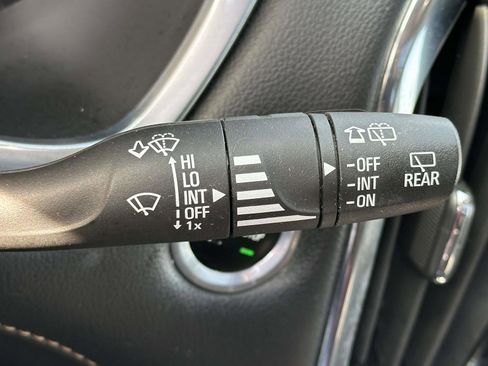 Used 2019 Chevrolet Traverse LT w/ LT Premium Package AWD/4WD image 23