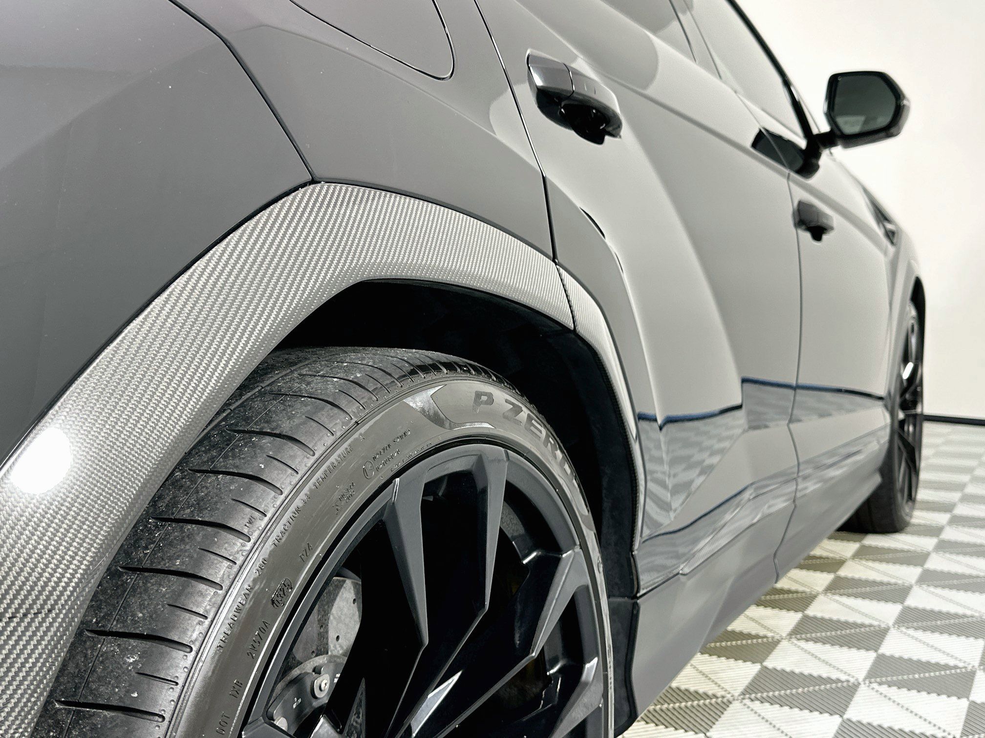 Used 2019 Lamborghini Urus AWD/4WD image 31