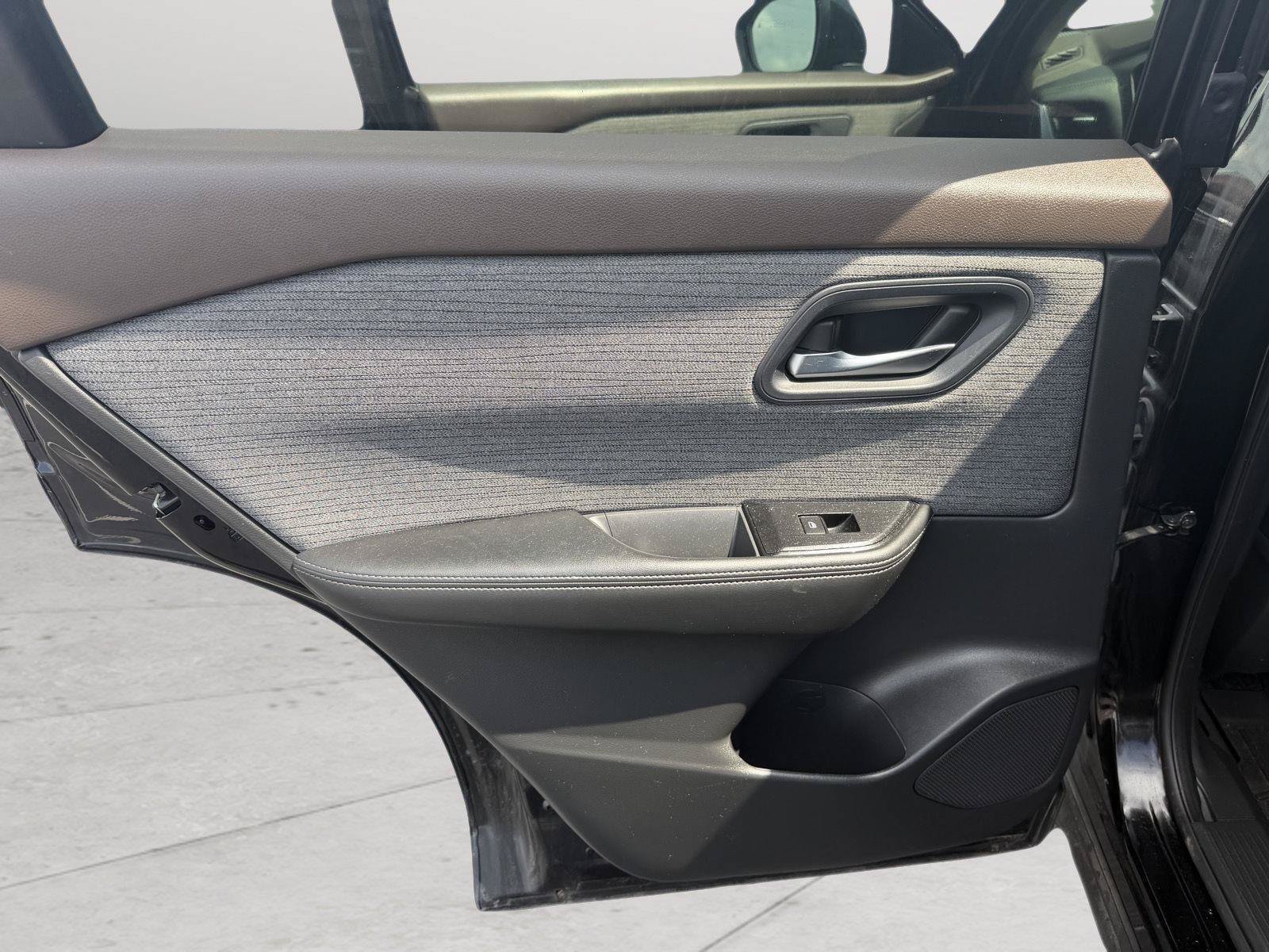 New 2023 Nissan Rogue SV AWD/4WD image 13