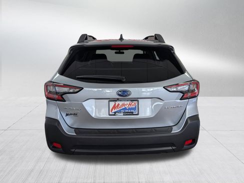 Used 2025 Subaru Outback Premium image 19