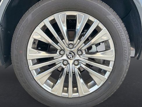 Used 2021 Toyota Venza Limited w/ Advanced Technology Package AWD/4WD image 31