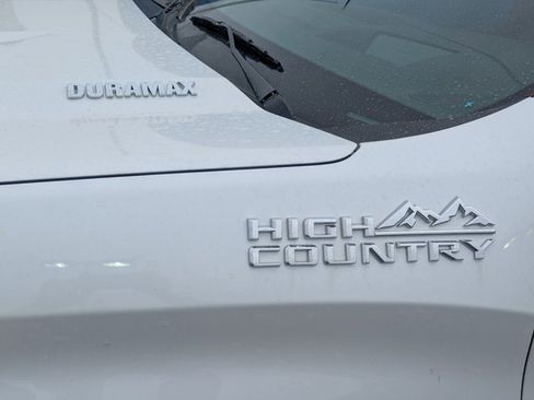 Used 2021 Chevrolet Silverado 1500 High Country w/ Technology Package image 14