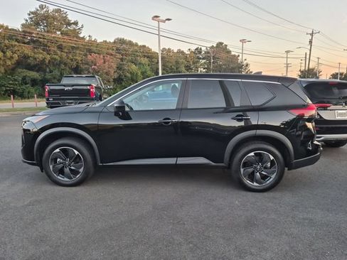 Used 2025 Nissan Rogue SV FWD image 6