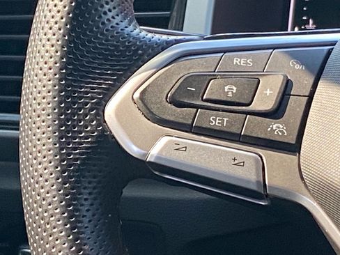 Certified 2023 Volkswagen Atlas Cross Sport SEL Premium R-Line AWD/4WD image 5