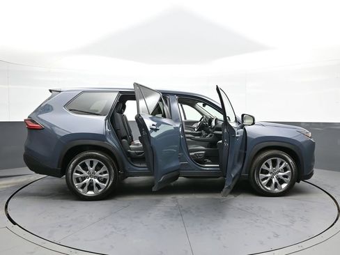 Certified 2025 Toyota Grand Highlander AWD image 45