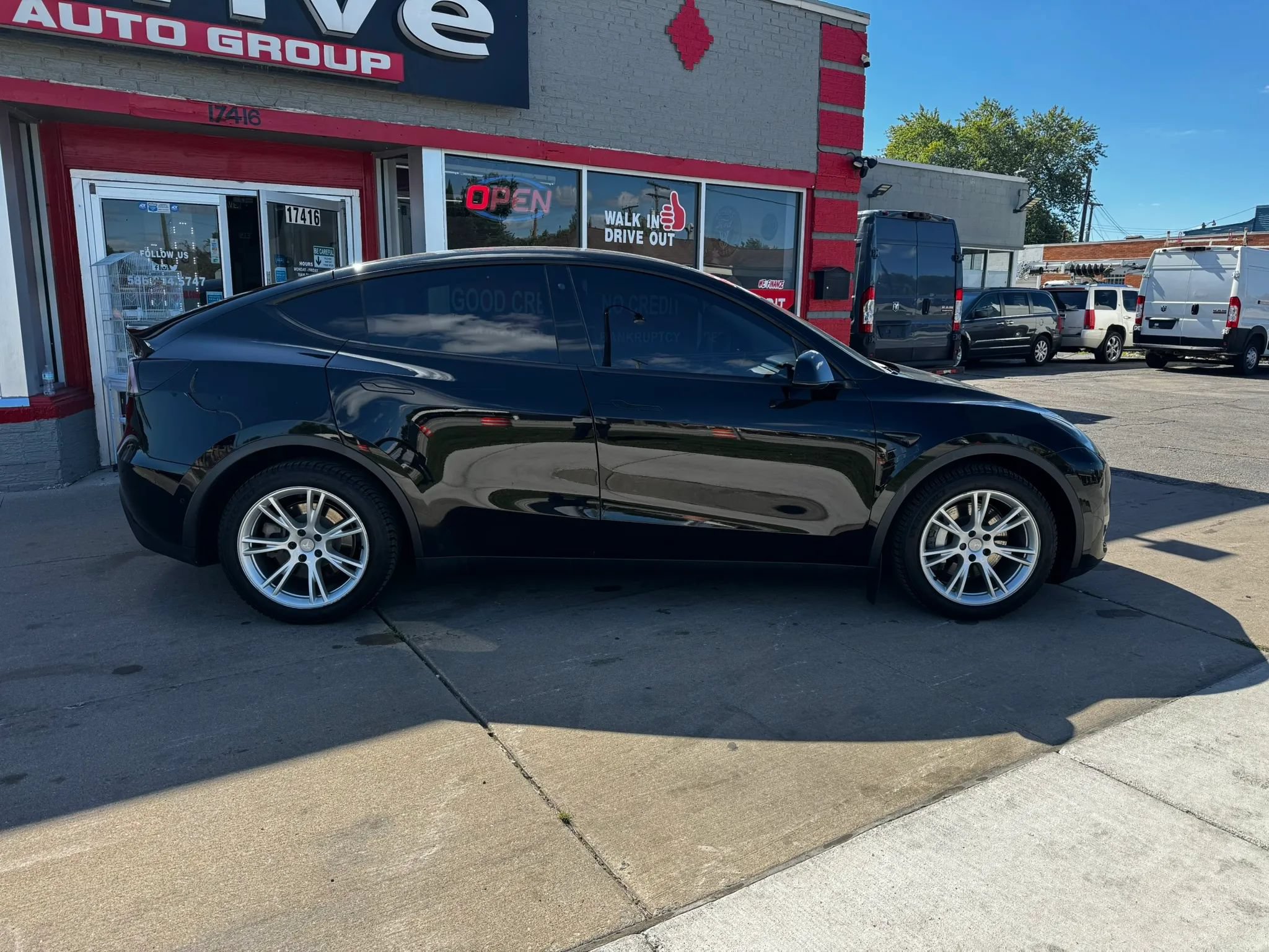 Used 2020 Tesla Model Y Long Range AWD/4WD image 2
