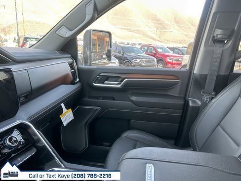 Used 2025 GMC Sierra 2500 Denali image 43