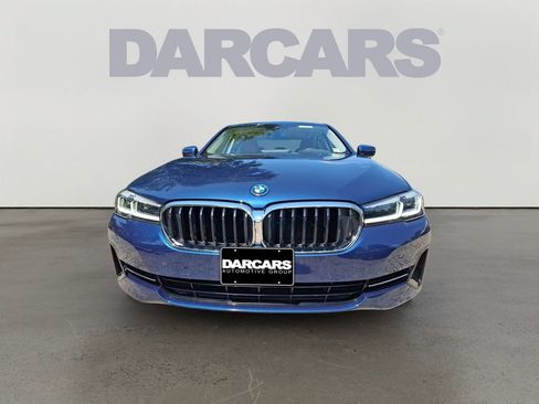 Used 2022 BMW 530e xDrive w/ Convenience Package AWD/4WD image 2