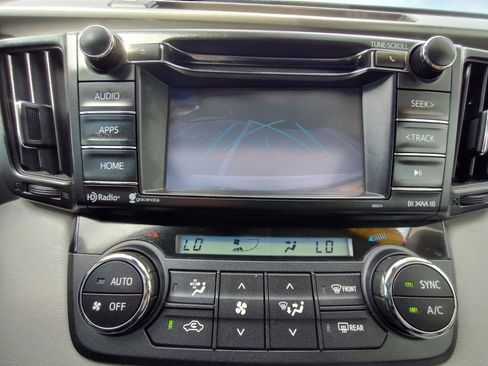 Used 2017 Toyota RAV4 XLE FWD image 19