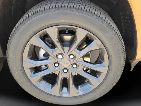 New 2026 Jeep Grand Cherokee Limited AWD/4WD image 7