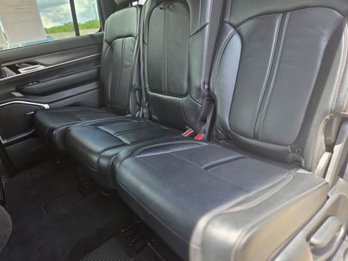 Used 2024 Jeep Wagoneer Series II w/ Flexible Seating Group RWD image 16