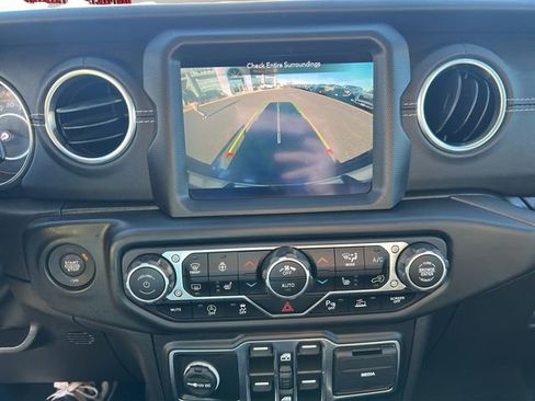 Used 2022 Jeep Wrangler Unlimited Sahara w/ LED Lighting Group image 20