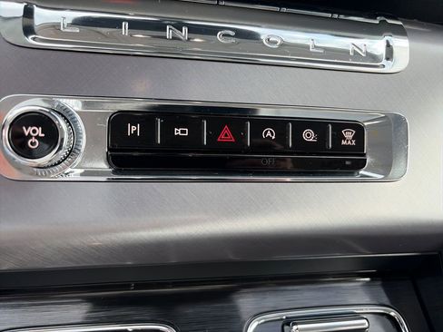 Used 2025 Lincoln Aviator AWD w/ Equipment Group 101A image 28