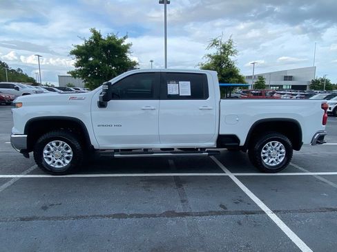 Used 2025 Chevrolet Silverado 2500 LT AWD/4WD image 4