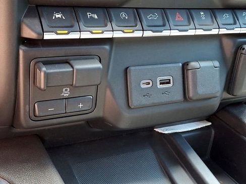 Used 2019 GMC Sierra 1500 Denali w/ Denali Ultimate Package AWD/4WD image 26