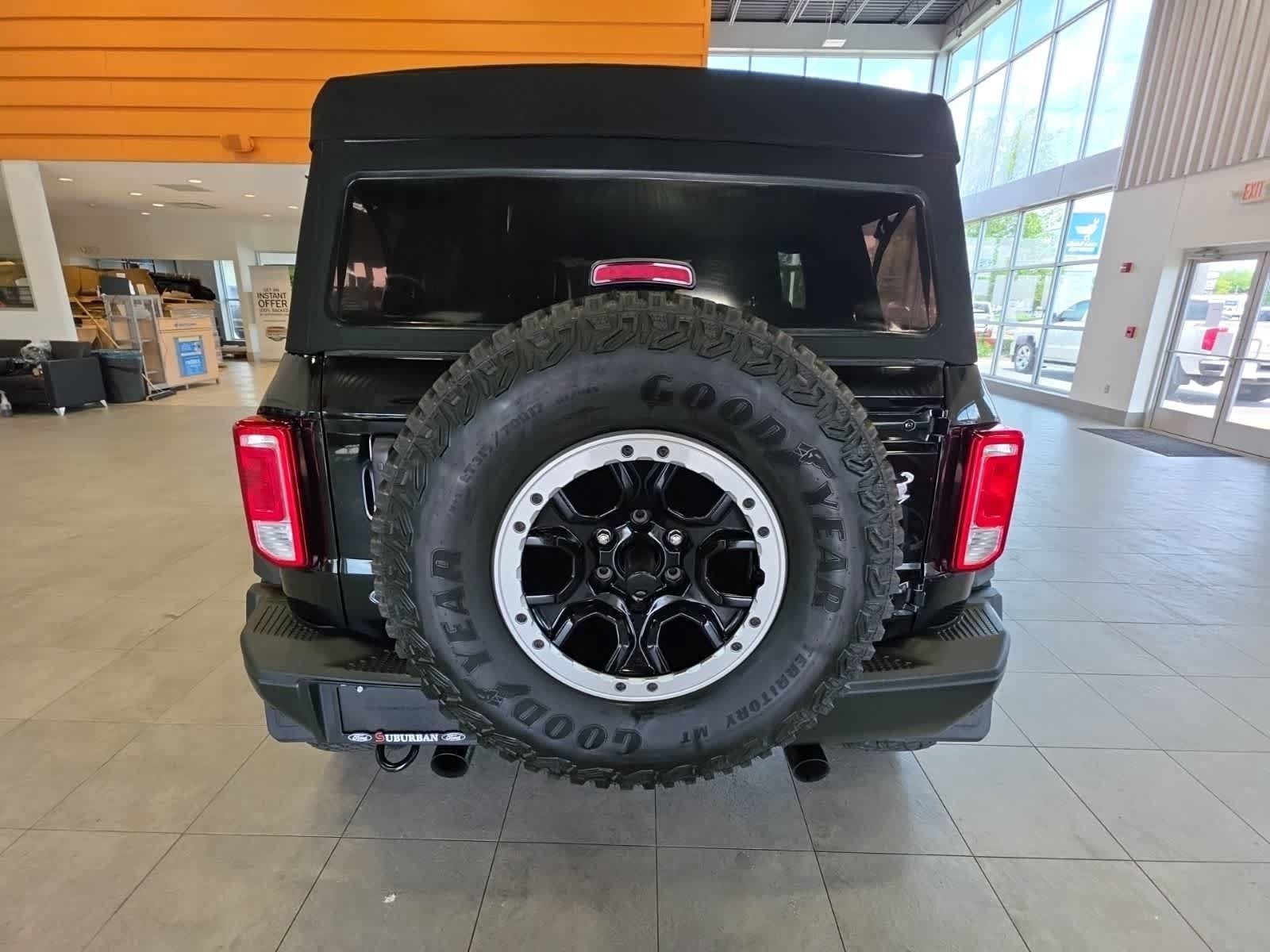 Used 2022 Ford Bronco Black Diamond w/ Sasquatch Package AWD/4WD image 9