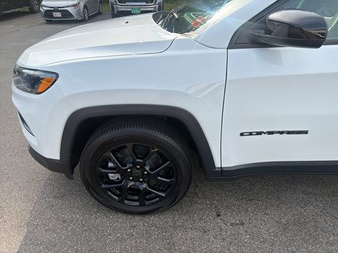 Used 2026 Jeep Compass Latitude w/ Sun and Sound Group AWD/4WD image 46