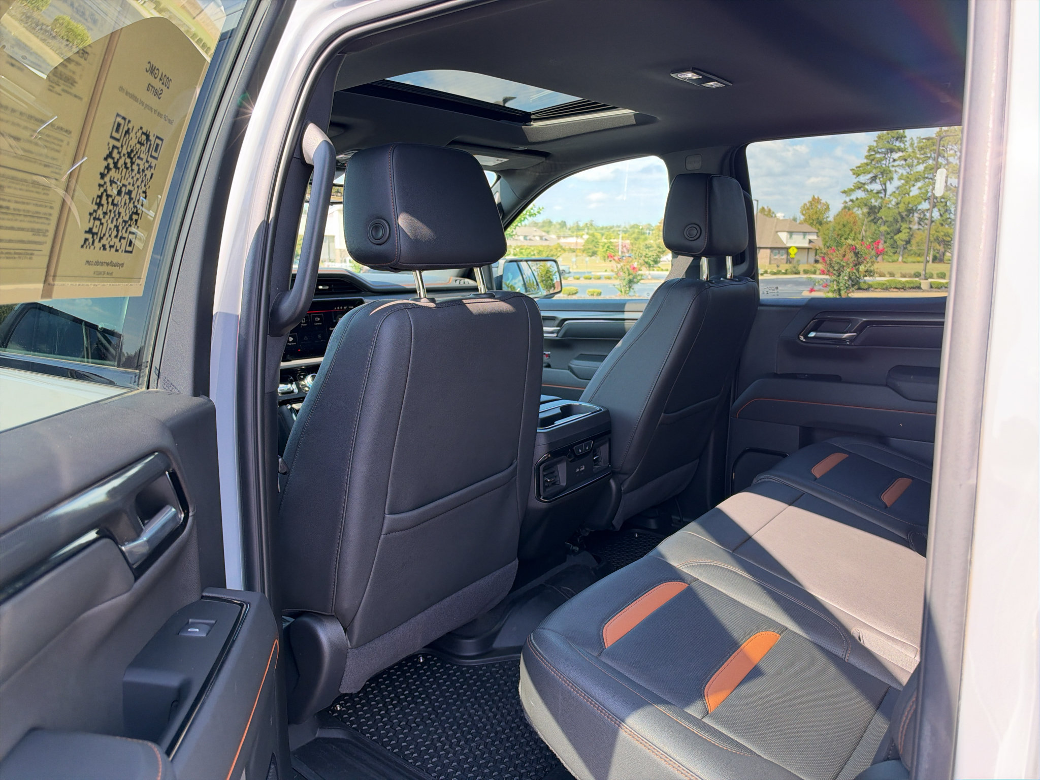 Used 2024 GMC Sierra 1500 AT4 w/ Technology Package AWD/4WD image 13