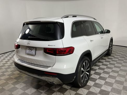 Used 2022 Mercedes-Benz GLB 250 4MATIC image 9