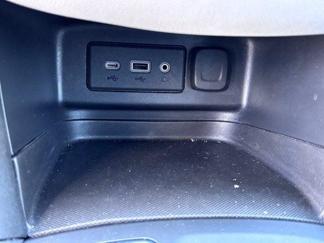 Used 2023 Chevrolet Equinox LS w/ LS Convenience Package FWD image 29