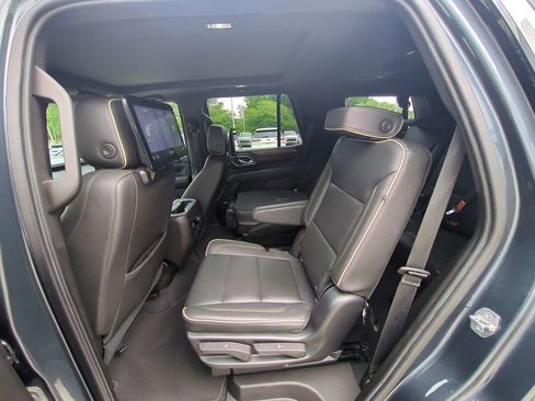Used 2021 Chevrolet Tahoe Premier w/ Premium Package 2 RWD image 30