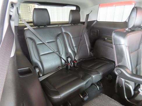 Used 2019 GMC Acadia SLT FWD image 30