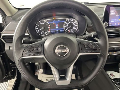 Used 2024 Nissan Altima 2.5 SV FWD image 20