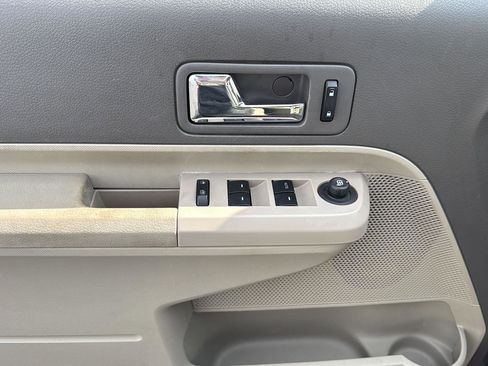 Used 2010 Ford Edge SEL image 7