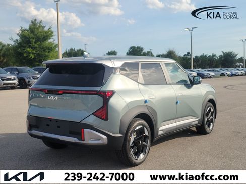 New 2027 Kia Seltos S FWD image 6
