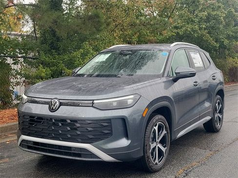 New 2026 Volkswagen Tiguan SE image 33