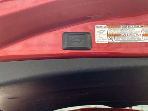 Used 2016 Toyota RAV4 XLE AWD/4WD image 23