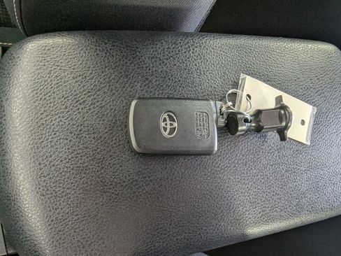 Used 2016 Toyota RAV4 XLE w/ Convenience Package AWD/4WD image 27
