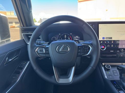 Used 2026 Lexus GX 550 w/ Accessory Package (ZB) AWD/4WD image 10