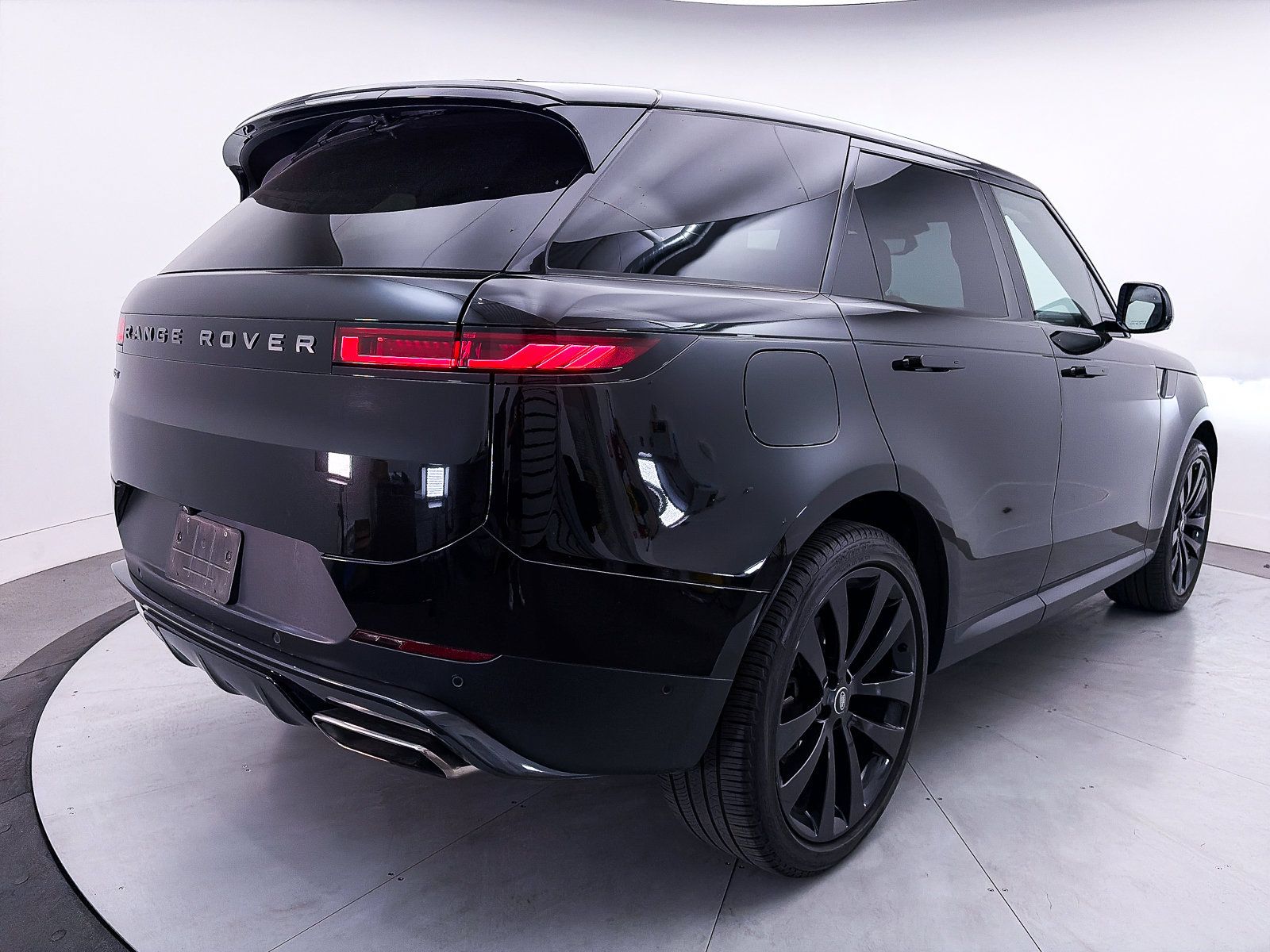Used 2024 Land Rover Range Rover Sport SE AWD/4WD image 17