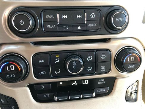 Used 2015 GMC Yukon XL Denali w/ Touring Package AWD/4WD image 30