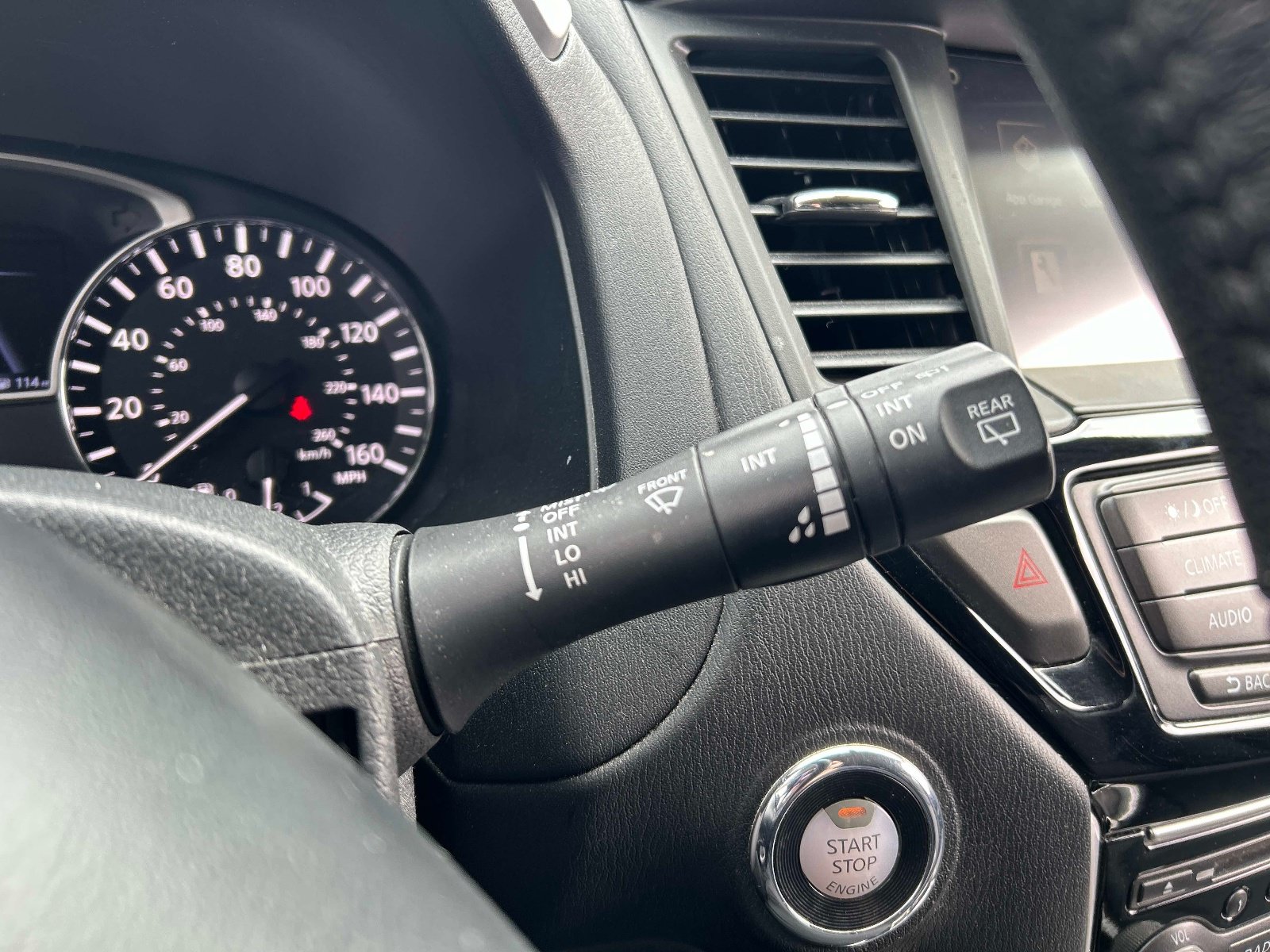 Used 2019 Nissan Pathfinder SV AWD/4WD image 25