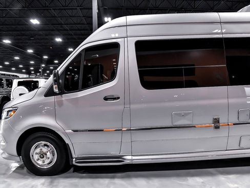 Used 2022 Mercedes-Benz Sprinter 3500 image 10