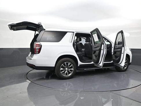 Used 2024 Chevrolet Tahoe LT w/ LT Signature Package RWD image 28