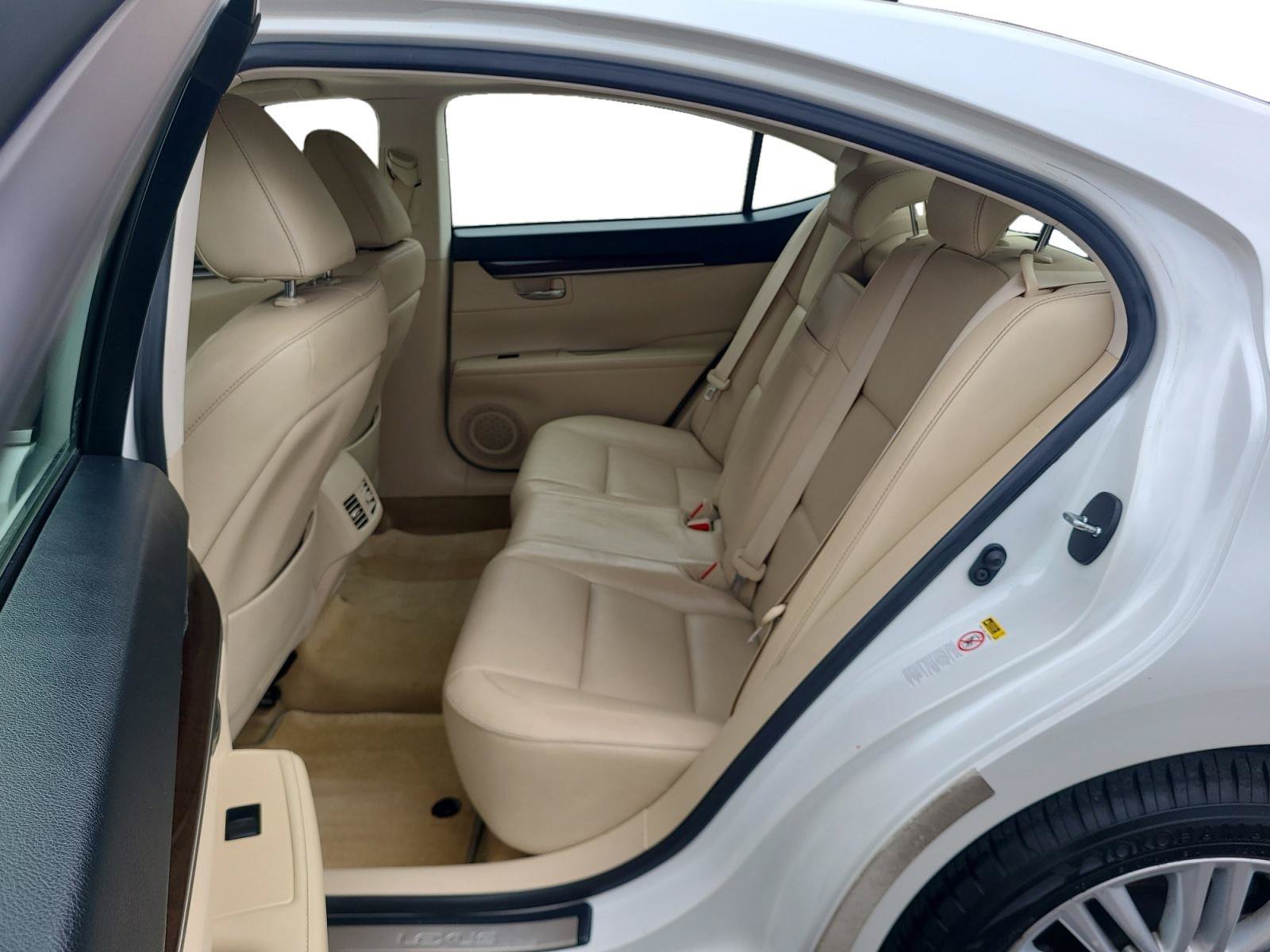 Used 2013 Lexus ES 350 w/ Luxury Pkg FWD image 19