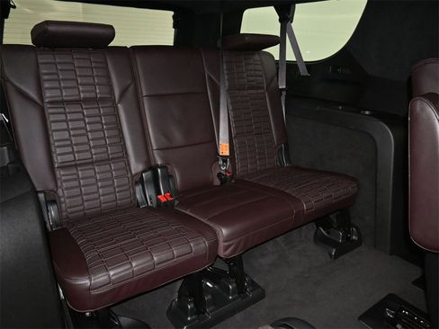 Used 2023 Cadillac Escalade ESV Sport Platinum w/ LPO, ONYX Package image 12