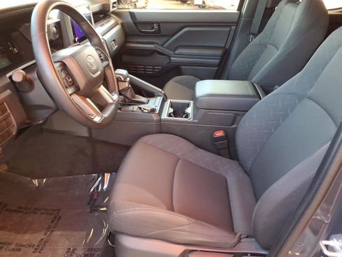 Certified 2025 Toyota Tacoma SR5 w/ SR5 Upgrade Package AWD/4WD image 14