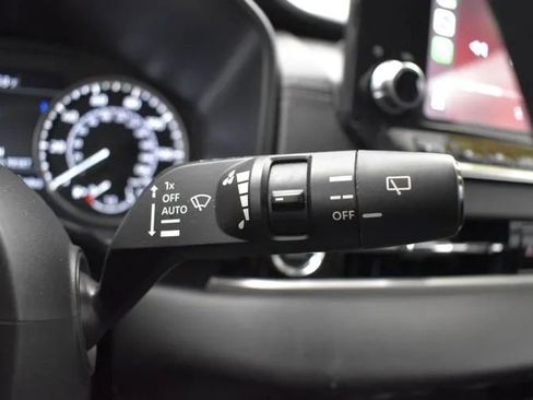 Used 2024 Mitsubishi Outlander FWD image 24