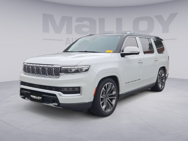 Used 2022 Jeep Grand Wagoneer Series III w/ HD Trailer Tow Package AWD/4WD image 1