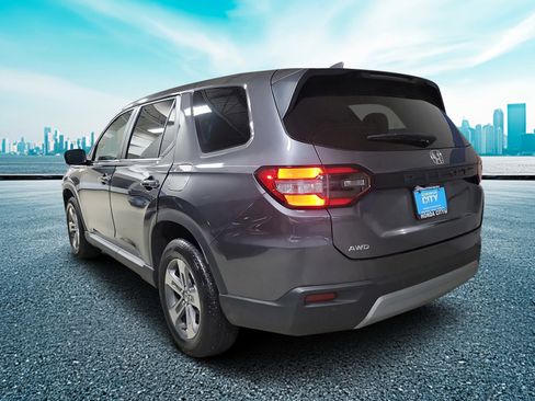 Used 2023 Honda Pilot EX-L image 3