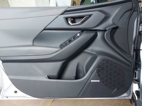 Used 2025 Subaru Crosstrek 2.5i Limited w/ Crosstrek Mirror Package image 30