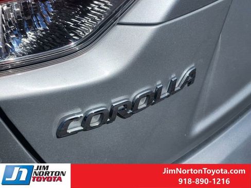 Used 2024 Toyota Corolla SE image 12