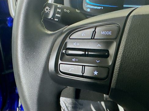 Used 2025 Hyundai Venue SEL FWD image 16