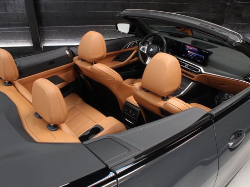 Used 2024 BMW M440i Convertible w/ Premium Package RWD image 51